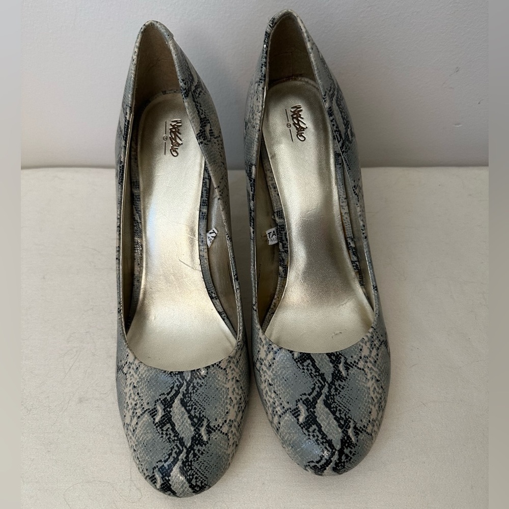 Mossimo snakeskin pumps